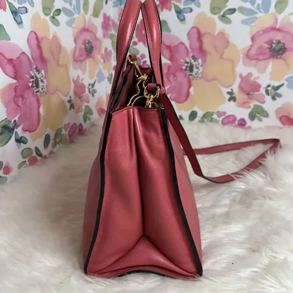 💯Authentic Prada Soft Triple Pocket Convertible Tote Safiano🍀 - Picture 4 of 17